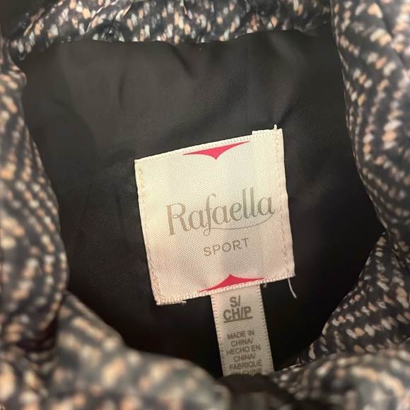 Lightweight Puffer Vest - Picture 3 of 7